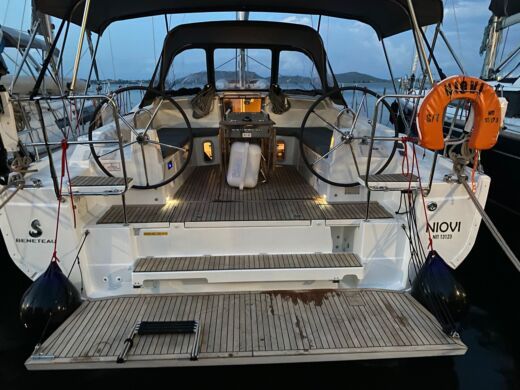 charter-beneteau-oceanis-40-1-sailboat-2022-in-preveza-click-boat