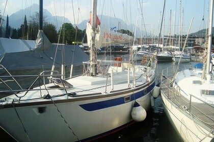 Charter Sailboat Tagudo 34 Riva del Garda