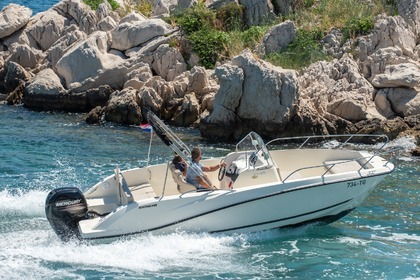 Noleggio Barca a motore QUICKSILVER 675 Activ Open Spalato