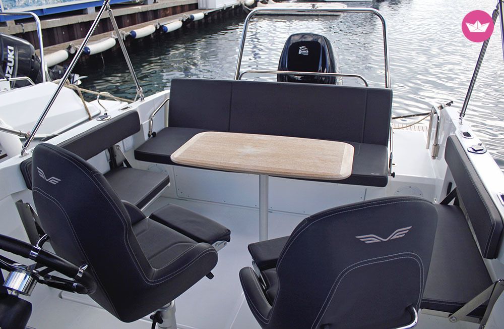 Beneteau Flyer 7.7 Sundeck · Bcn in Barcelona for hire