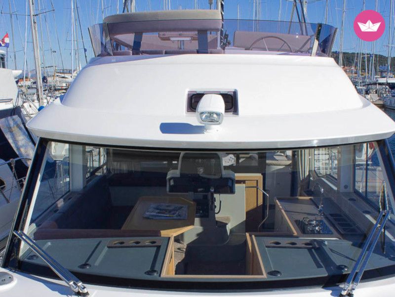 Bateau à moteur BAVARIA E40 FLY 300cv 6