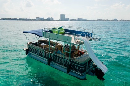 Rental Motorboat LEISURE KRAFT 2835 LX Cancún