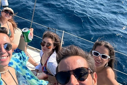 Rent the Dromor Apollo 12 Sailboat in Athens!