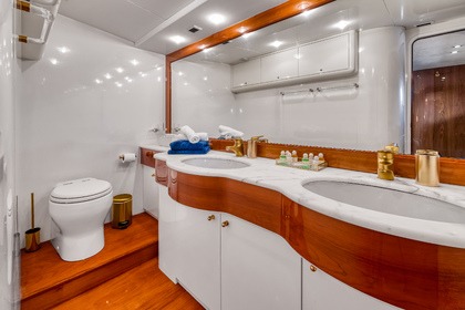 Location Yacht à moteur Falcon 82S Cannes