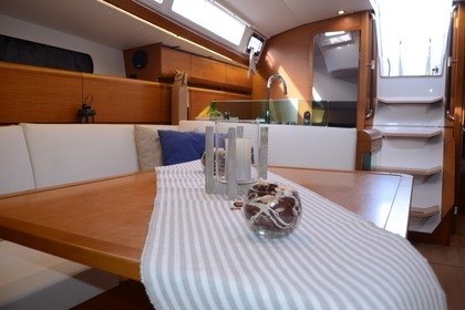 Jeanneau 419 - "Luka Ploče"