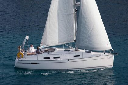 Hyra båt Segelbåt BAVARIA Cruiser 32 Stockholm