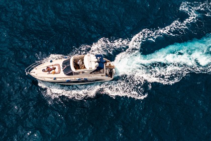 Hire Motorboat Azimut Atlantis Salerno