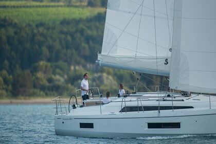 Charter Sailboat Bénéteau Oceanis 40.1 - 3 cab. Saint George's