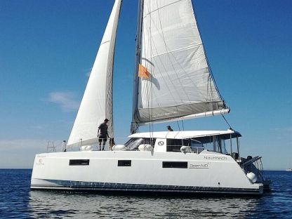 Charter Catamaran Nautitech Open 40 Palma