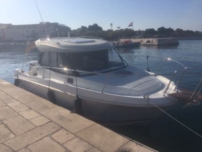 Noleggio Barca a motore Beneteau Antares 7.8 Spalato