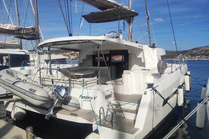 Charter Catamaran BALI - CATANA 4.5 Marina Frapa