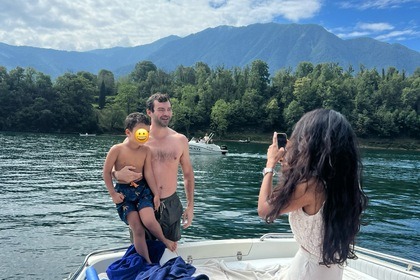 Como Lake Boat Ride with skipper