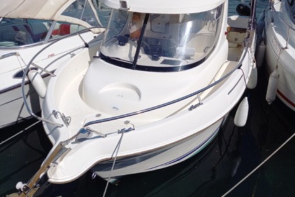 Location Bateau à moteur Quicksilver PILOTHOUSSE 6,40 Évian-les-Bains