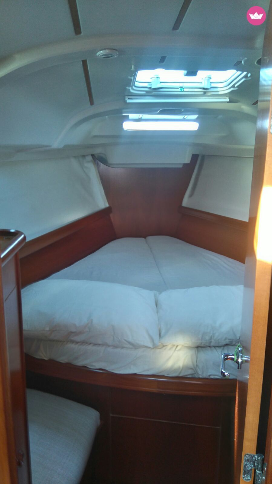 Sailboat Beneteau Oceanis 383  