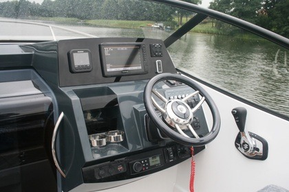 Miete Motorboot MASSIV 695 Cruiser 175KM MASSIV Zoppot