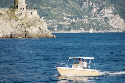 Hire Motorboat Freeline 22 Amalfi