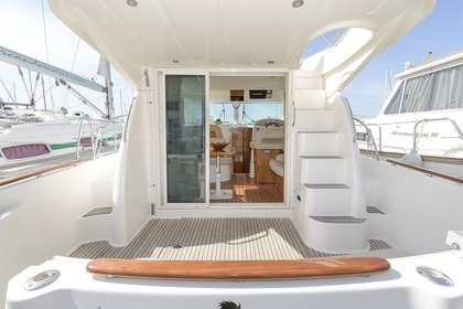 Disfruta a bordo del Prestige 32