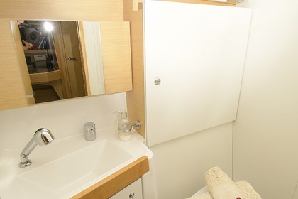 Navega a bordo del Oceanis 38