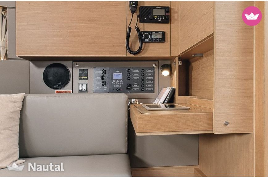 Voilier BENETEAU Oceanis Exclusive 35.1 10.45m 4