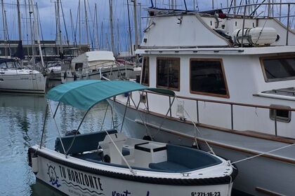 Embarcación sin licencia - Athena 2 -