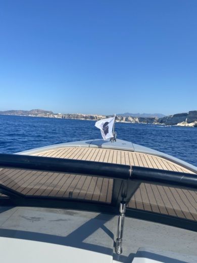 Porto-Vecchio Motorboat Rand Leisure 28 alt tag text