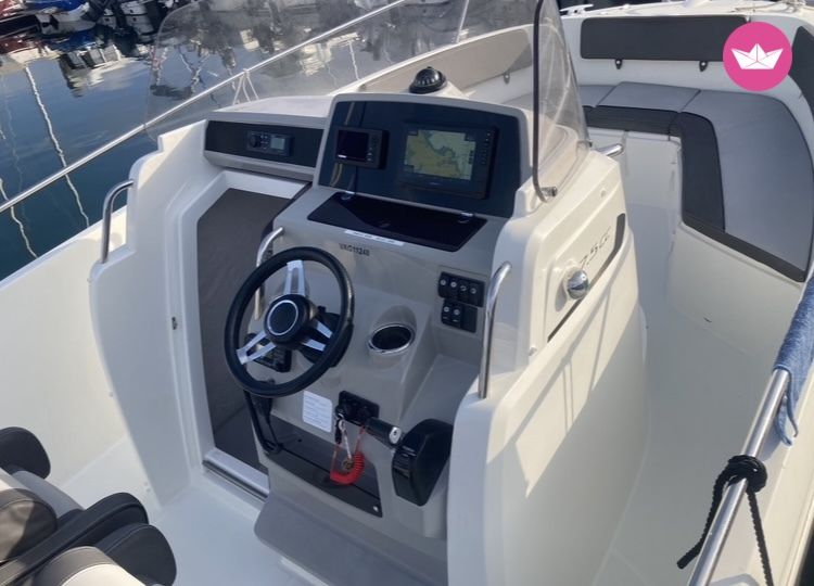 Bateau à moteur Jeanneau Cap Camarat 7.5 Cc 225cv 5