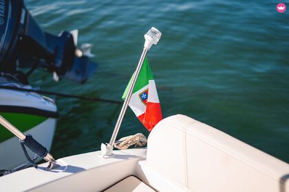 "Newport Beach" California 5.7 con Yamaha