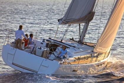 Hire Sailboat JEANNEAU Sun Odyssey 519  with watermaker & A/C - PLUS Tortola