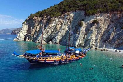 Location Voilier Traditional Wooden Boat Christina Lefkada