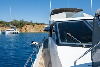 Canados 70 Motor yacht for 8 people