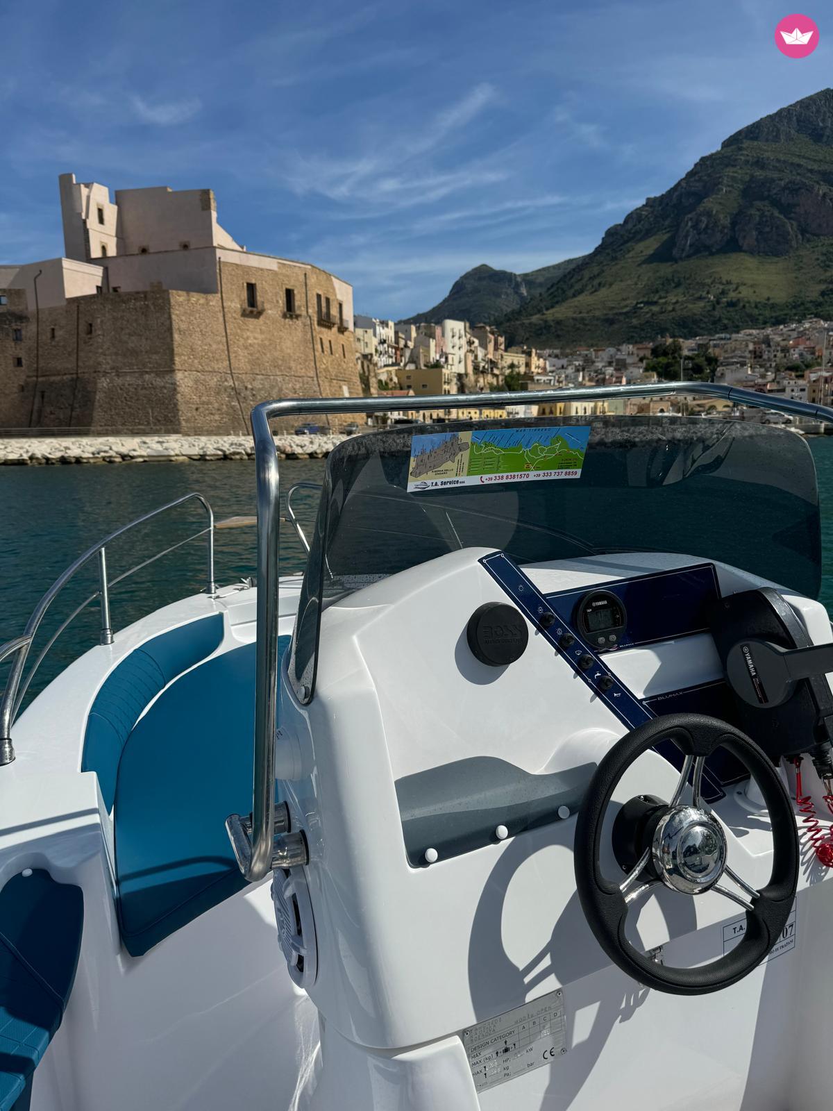 Bateau sans permis Blumax 19 open pro 40cv 5