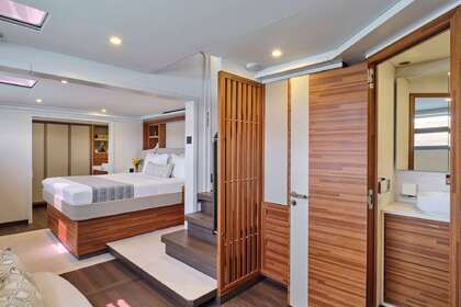 Aloia 80 Fountaine Pajot Thira 80