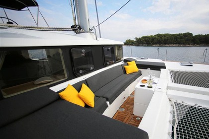 Charter Catamaran Lagoon Lagoon 45 Cascais