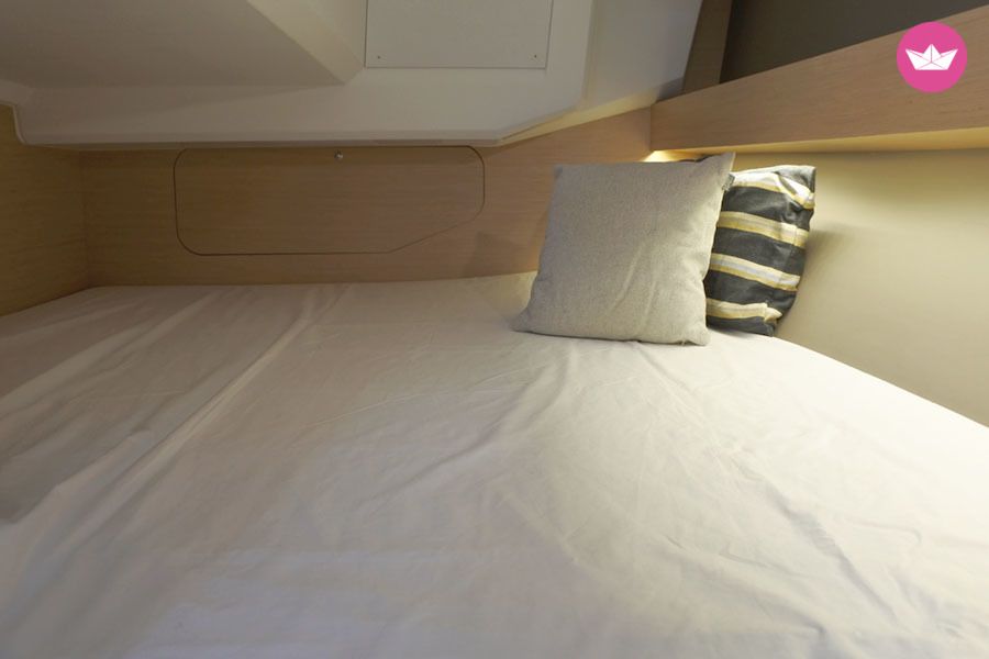 Charter Sailboat Beneteau Oceanis 30.1 Barcelona