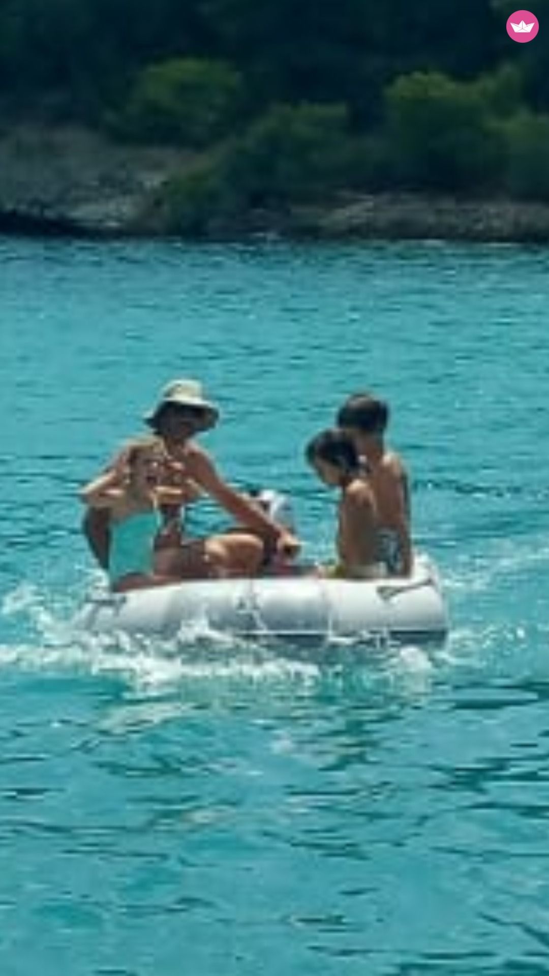 Sailboat Beneteau Oceanis Clipper 411 for hire