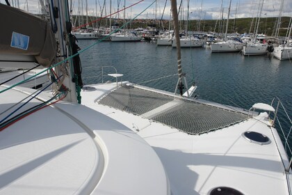Hyra båt Katamaran Fountaine Pajot Lipari 41 Punat