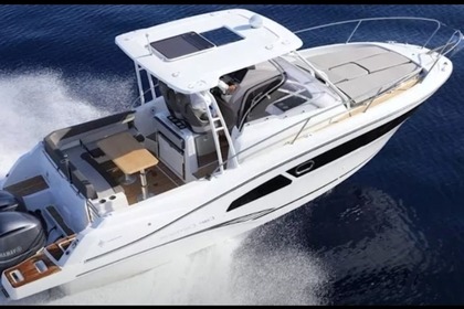 Hire Motorboat Jeanneau Cap Camarat 9.0 Wa Les Issambres