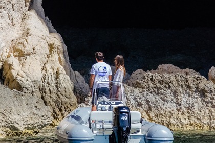 Noleggio Gommone a Cagliari (Senza patente): Esplora Baie Nascoste e Vivi Emozioni Uniche!