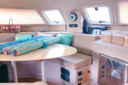 Navega con confort. Alquila precioso catamarán en Cartagena de Indias