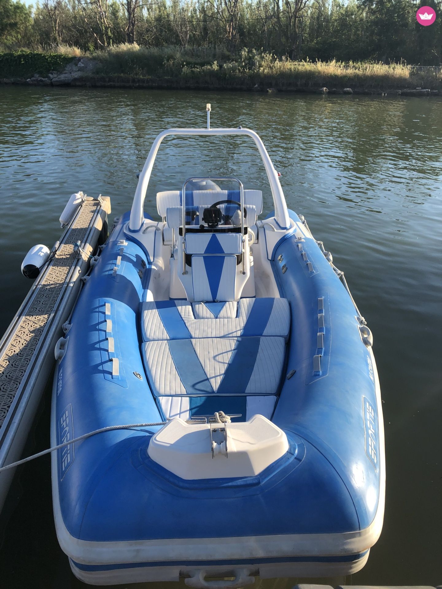 Location semi-rigide à Hyères de particuliers et professionnels