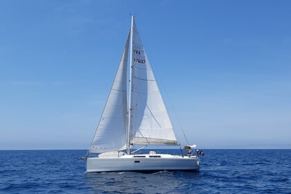 Rental Sailboat Hanse Hanse 375 Cap d'Agde