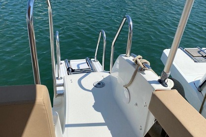 Location Bateau à moteur Jeanneau Cap Camarat 7.55 Saint-Tropez