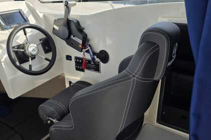 Aventura en Alta mar: ¡Pesca y Diverdiòn a bordo!"