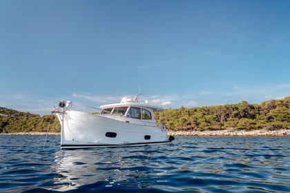 Rental Motorboat Sasga Yachts Minorquin 34 HT Rogoznica