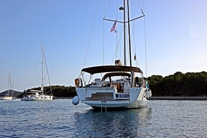 Hire Sailboat Dufour Yachts Dufour Exclusive 56 - 3 + 1 cab. Marina Frapa