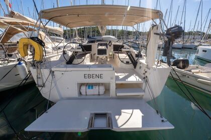 Hire Sailboat Dufour Yacht 430 GL Saint-Mandrier-sur-Mer