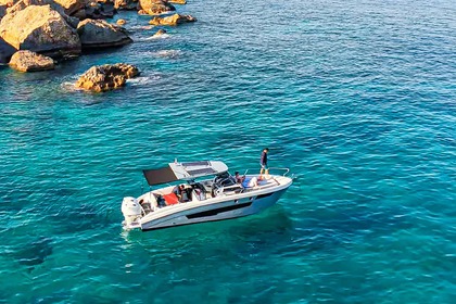 Hire Motorboat Saver 870wa Valletta