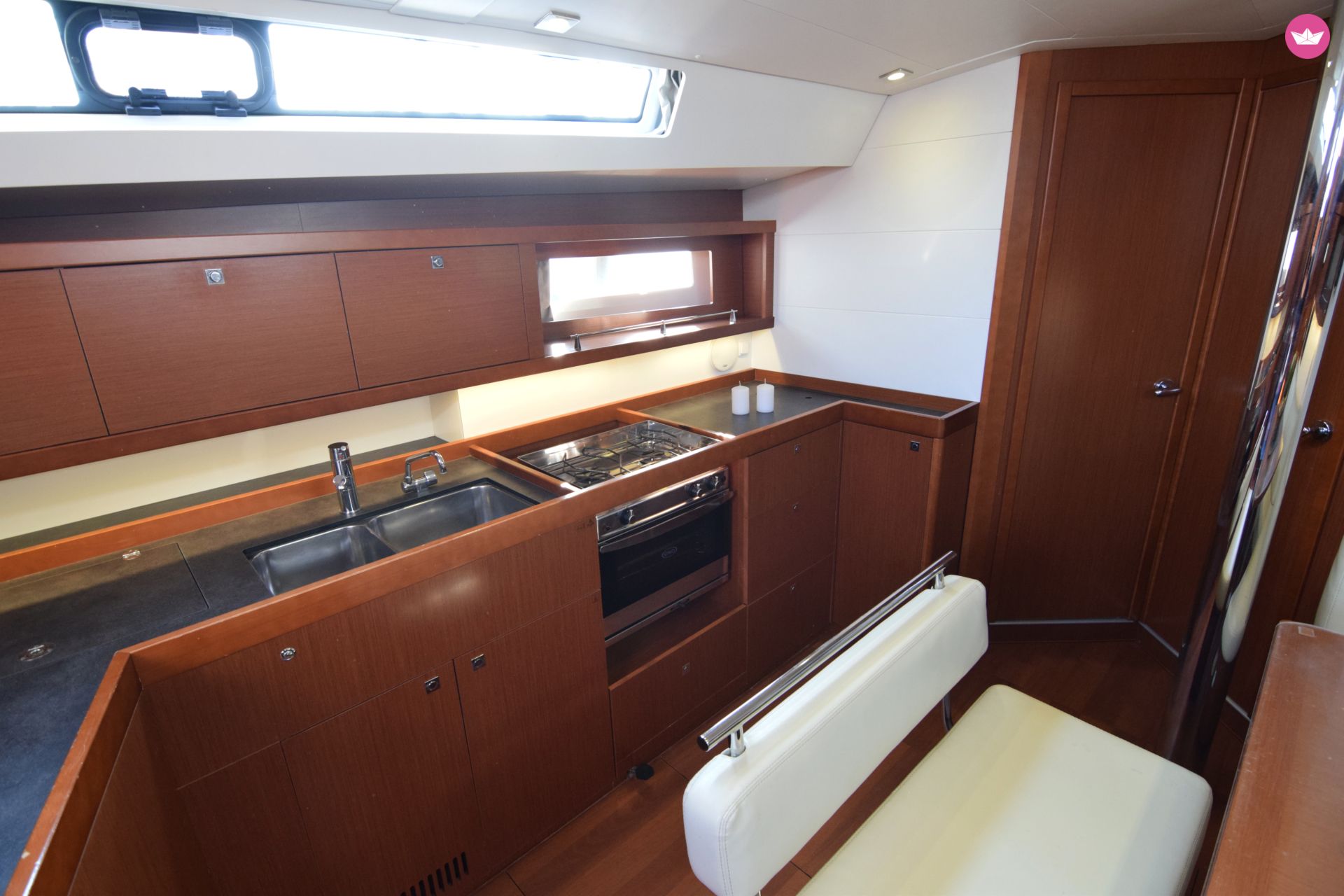 Charter sailboat in Athens  