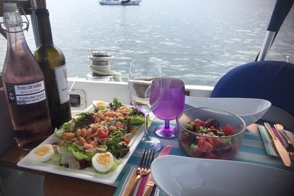 Endeavor 40 ft sailboat Bocas del Toro