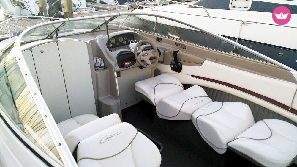 Charter Bayliner Capri Cuddy Ls 2052 In Le Lavandou Click Boat